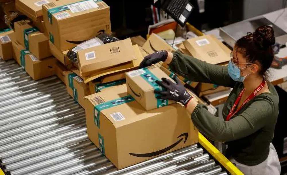 Amazon aprirà la porta ai licenziamenti fino a 10.000 dipendenti
