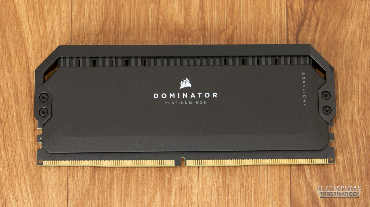 CORSAIR DOMINATOR PLATINUM RGB DDR5 7.200 MHz - Vista frontale